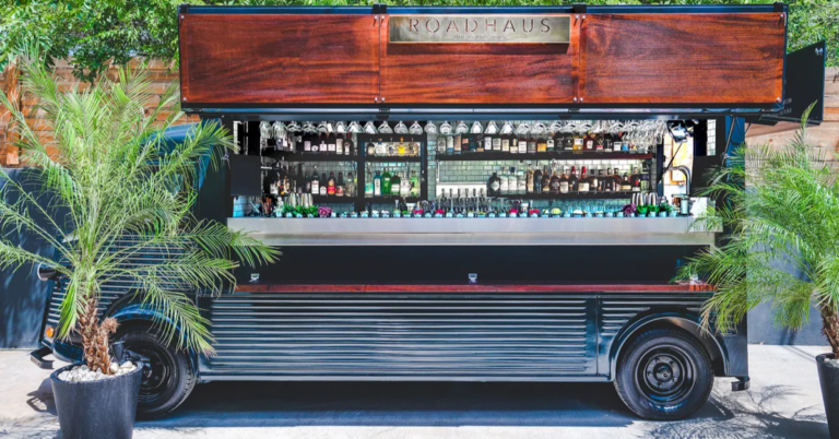 Mobile Bar for Cocktails On-the-Move: Rent the Perfect Bar for Any Occasion